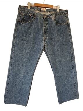 Levi's Men's 501 Original Straight Leg Button Fly Jeans Med Vintage Wash S 38x26